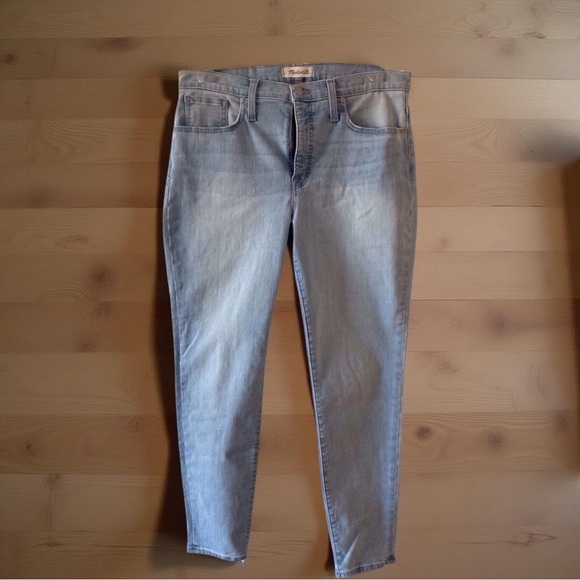 Madewell Denim - Madewell 9” Mid-Rise Skinny Crop Jeans | Asbury Light Wash | Size 31
